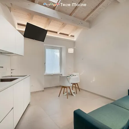 Ambra, Terre Marine 蒙特罗索阿尔马雷